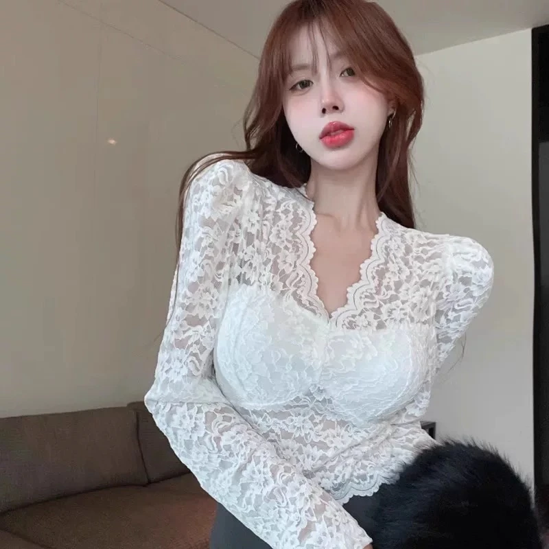 欧洲站长袖加绒v领蕾丝打底衫女内搭秋冬款女装时髦别致小衫上衣