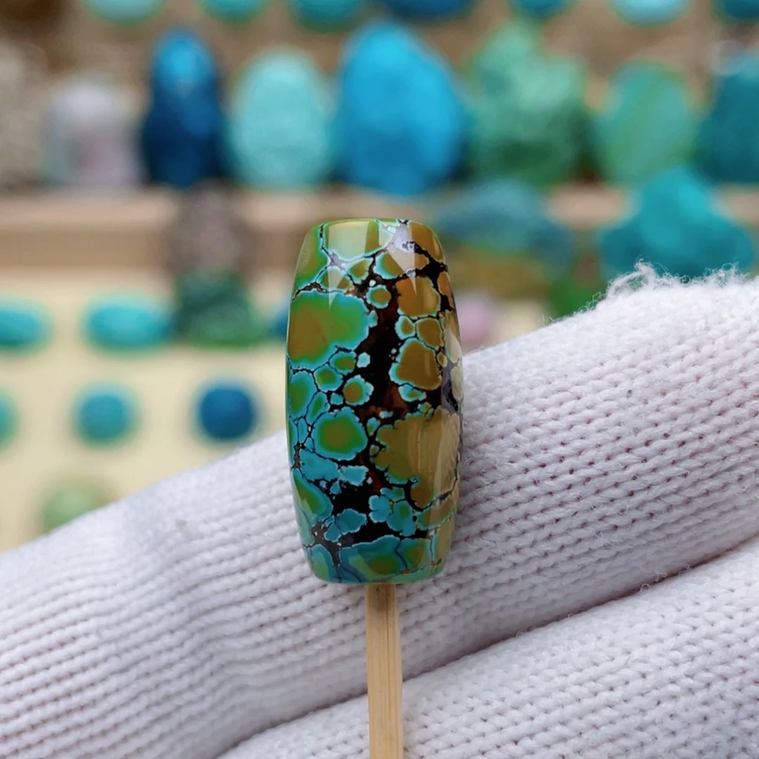 绿松石未镶嵌绿松石10*20mm