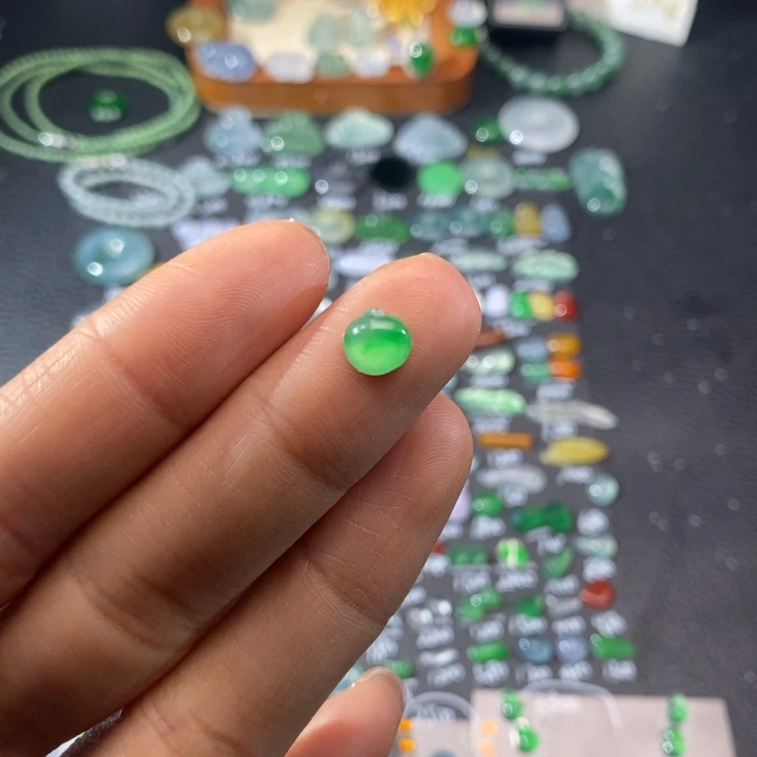 【闪购商品】翡翠挂件未镶嵌苹果