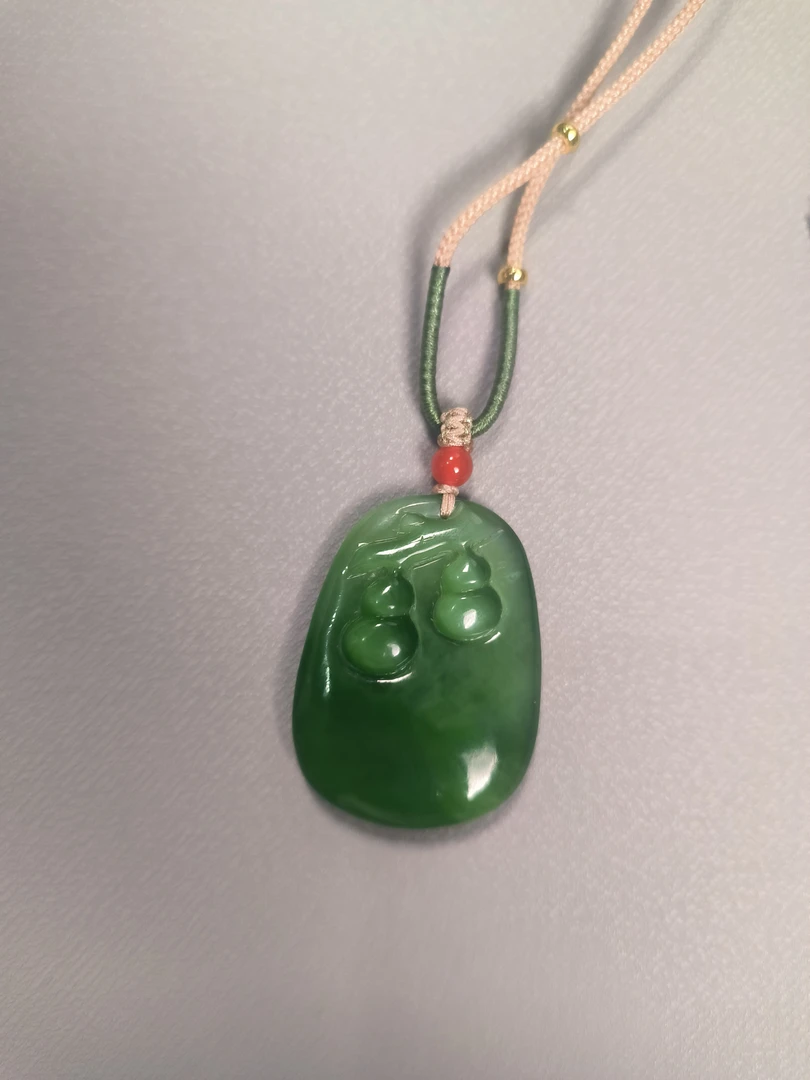 和田玉精品碧玉吊坠