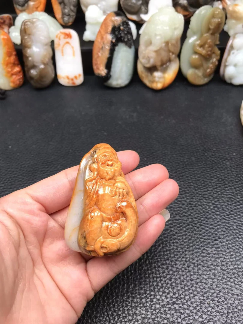 和田玉财神,金黄皮财神