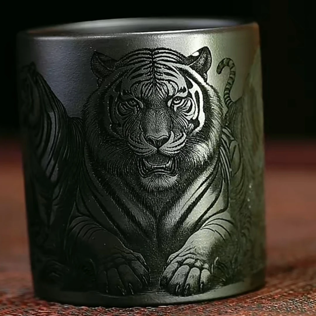 ［小敏壶艺］宜兴原矿石黄五虎 五牛直筒主人杯茶杯
