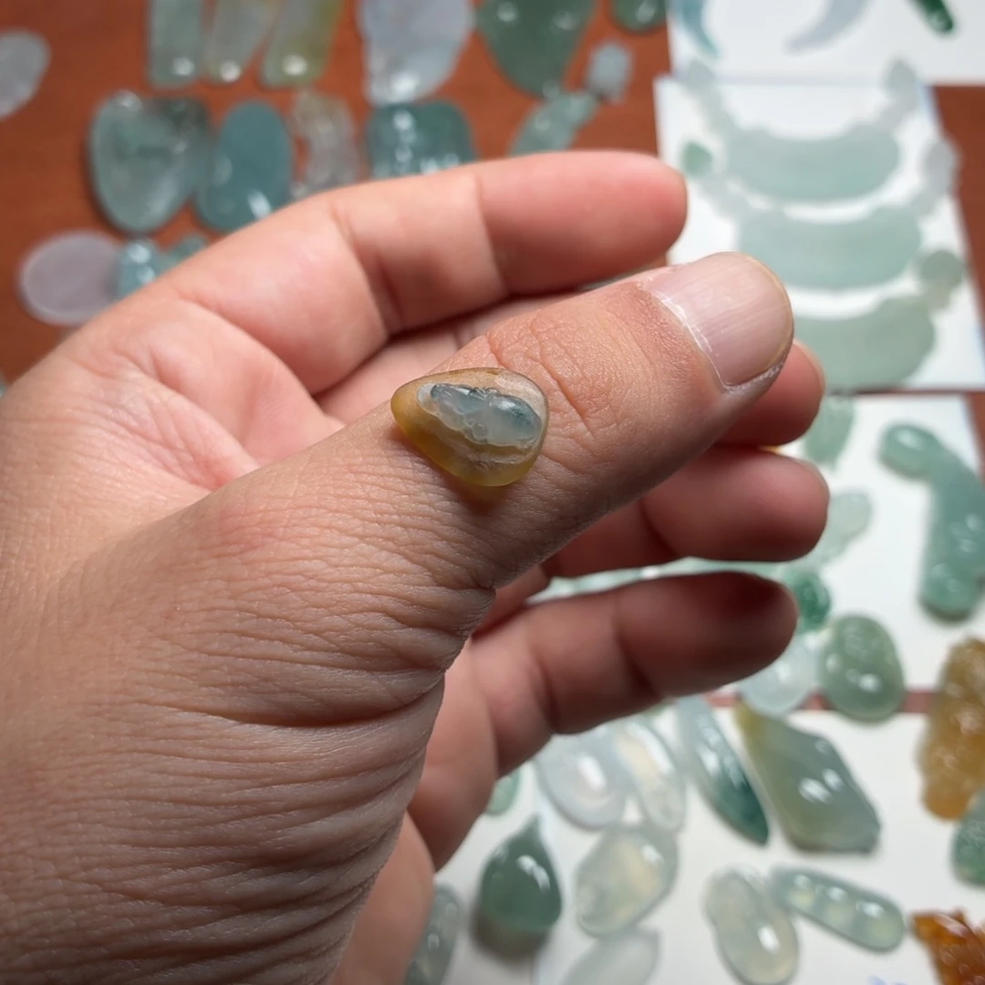 定制翡翠未镶嵌天然翡翠A货