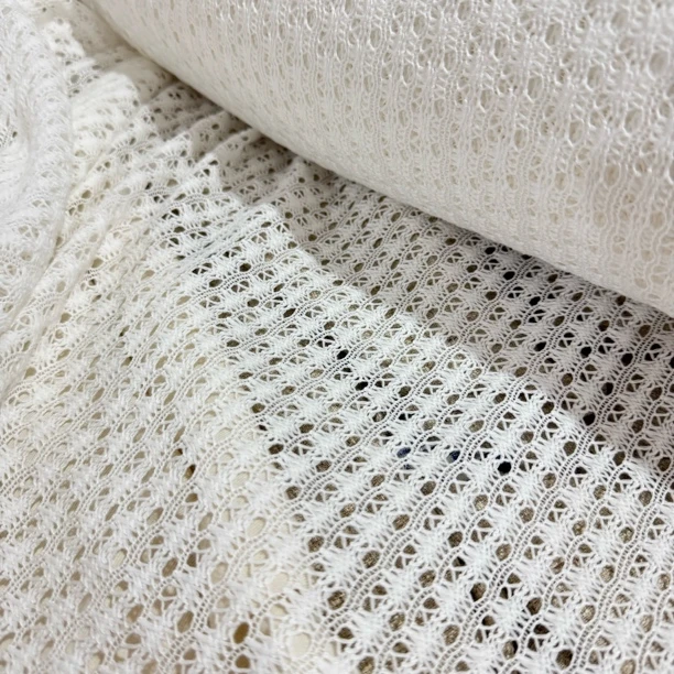 54  雪尼尔民族风蕾丝面料做罩衫没问题4米价