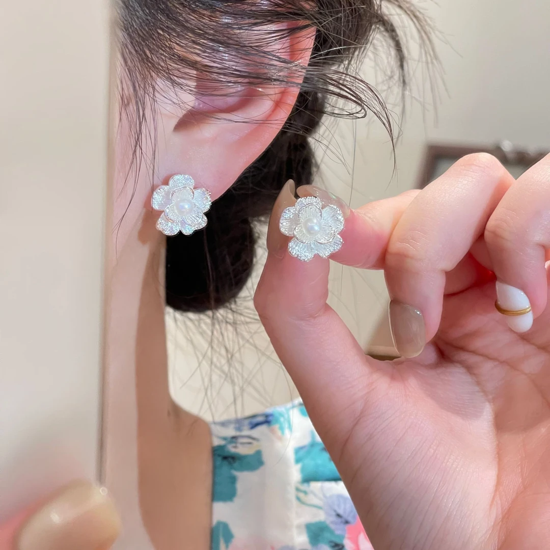 珍珠花耳环女时尚百搭轻奢耳钉精致小众可爱耳坠R2811
