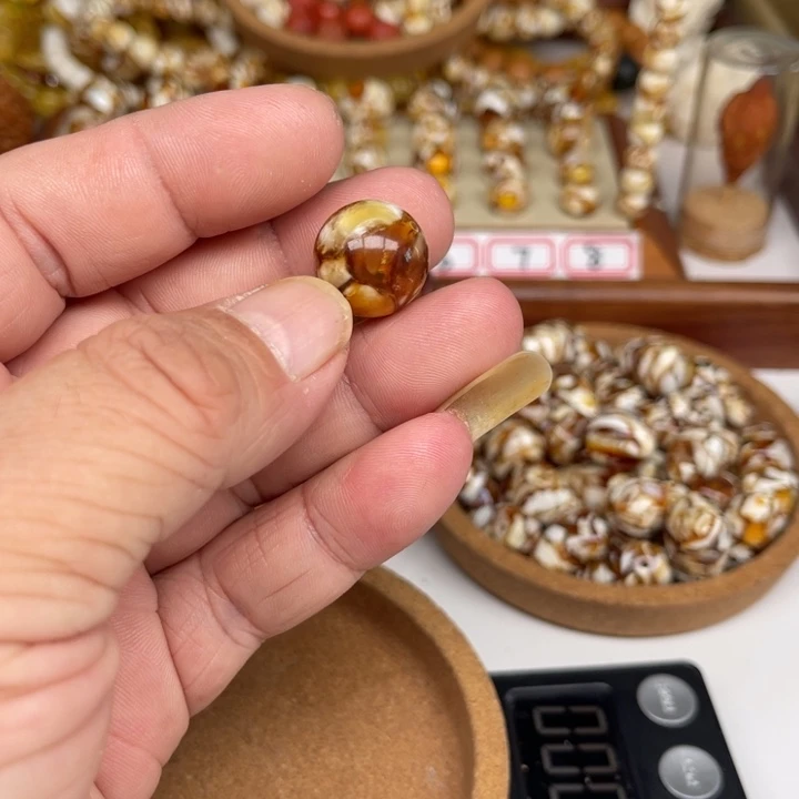 琥珀裸石未镶嵌431号