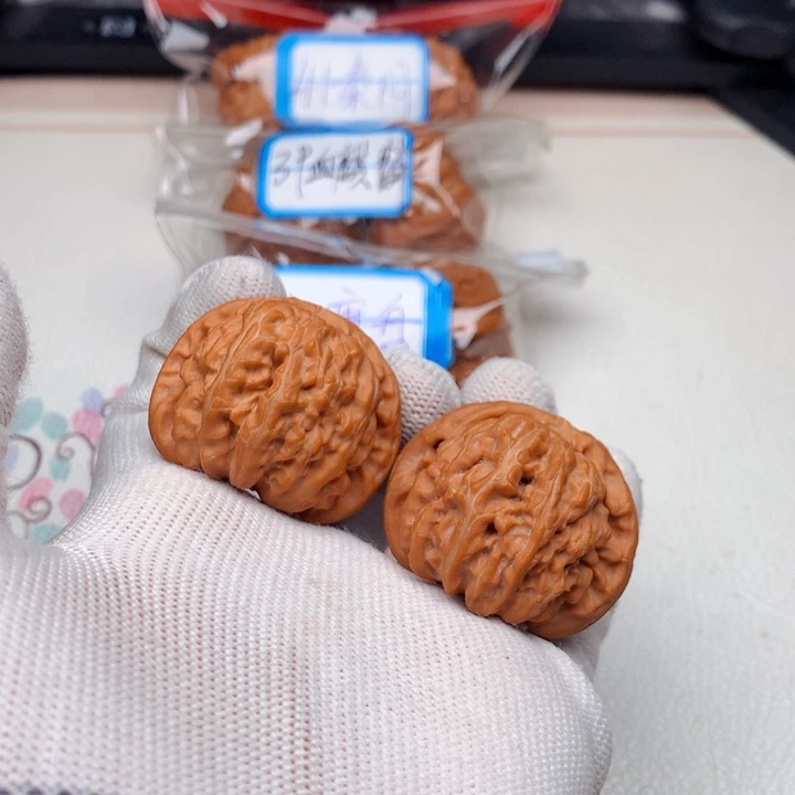 文玩核桃吊坠38全品汉高山白狮子