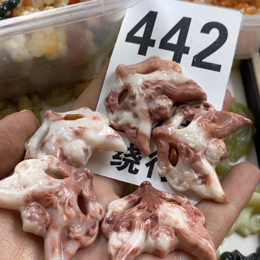 蛇纹石玉未镶嵌挂坠