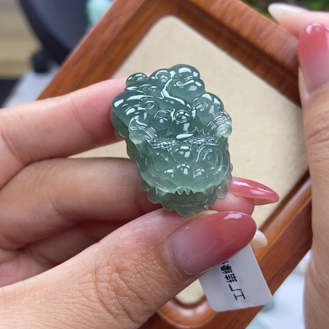 颈饰未镶嵌翡翠冰油青含珠如意貔貅