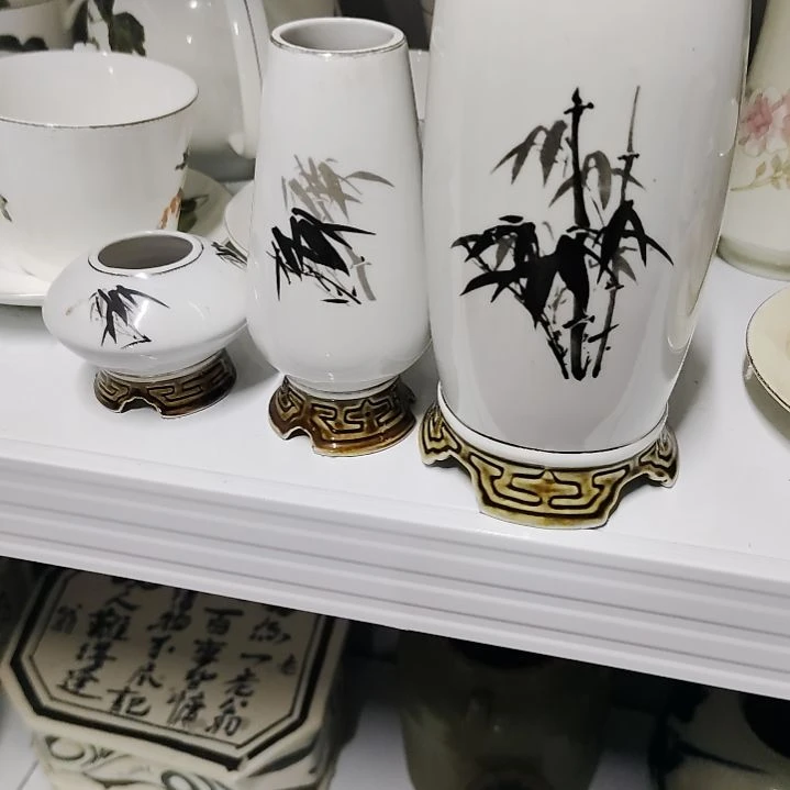 瓷片五厂，七厂各种摆件，瓷片，均有瑕疵！