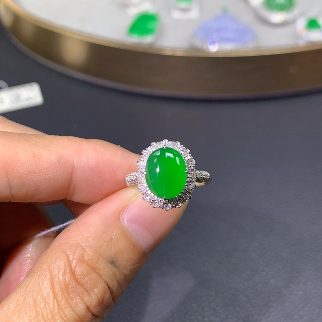 翡翠戒指18K金镶嵌翡翠