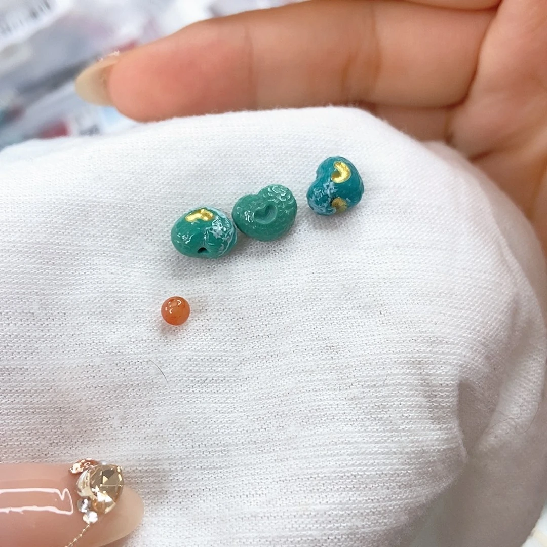 南红玛瑙未镶嵌珠宝奇石