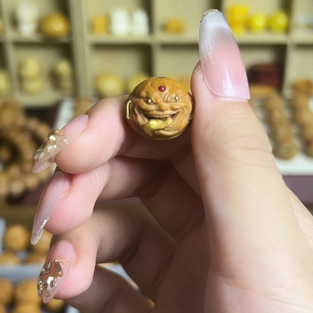 猴头核桃吊坠镶嵌单颗舔僧