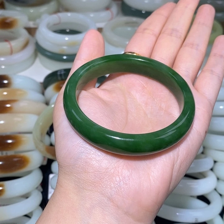 和田玉手镯未镶嵌碧玉镯57