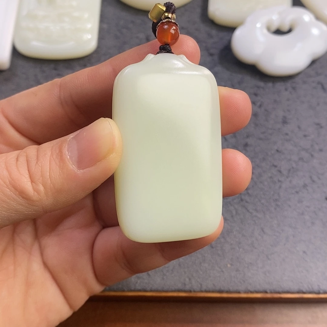 颈饰未镶嵌和田玉