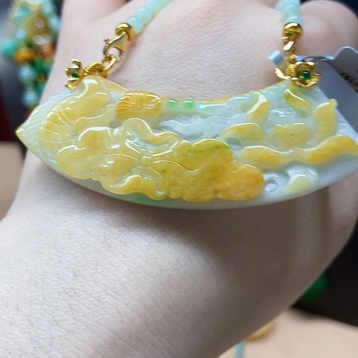 翡翠未镶嵌颈饰吊坠