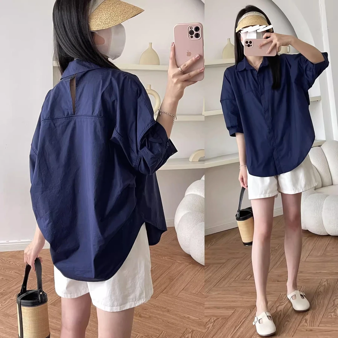 洋气小心机后背镂空打褶衬衫翻领宽松廓形开叉洋气短袖上衣女夏