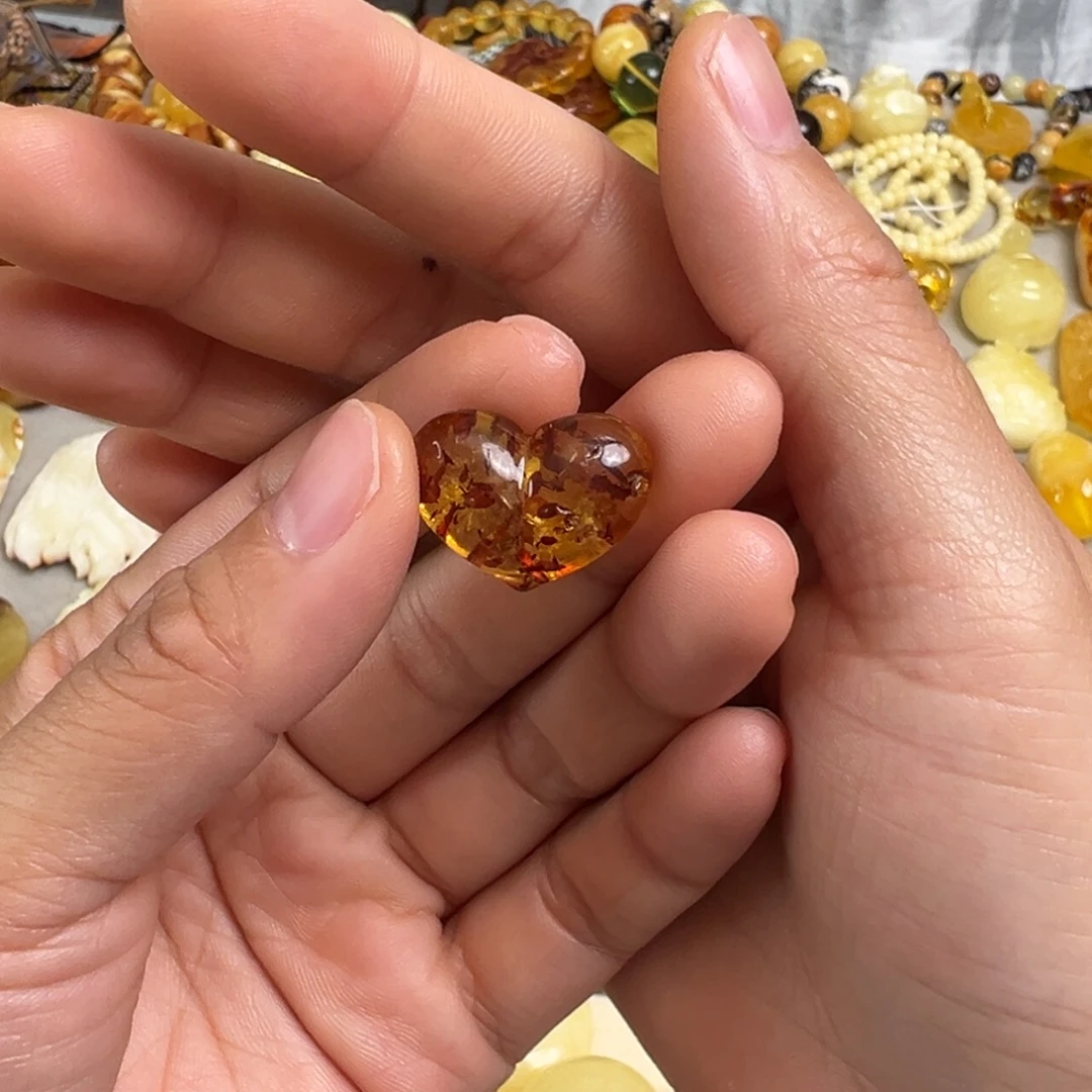 琥珀未镶嵌裸石琥珀