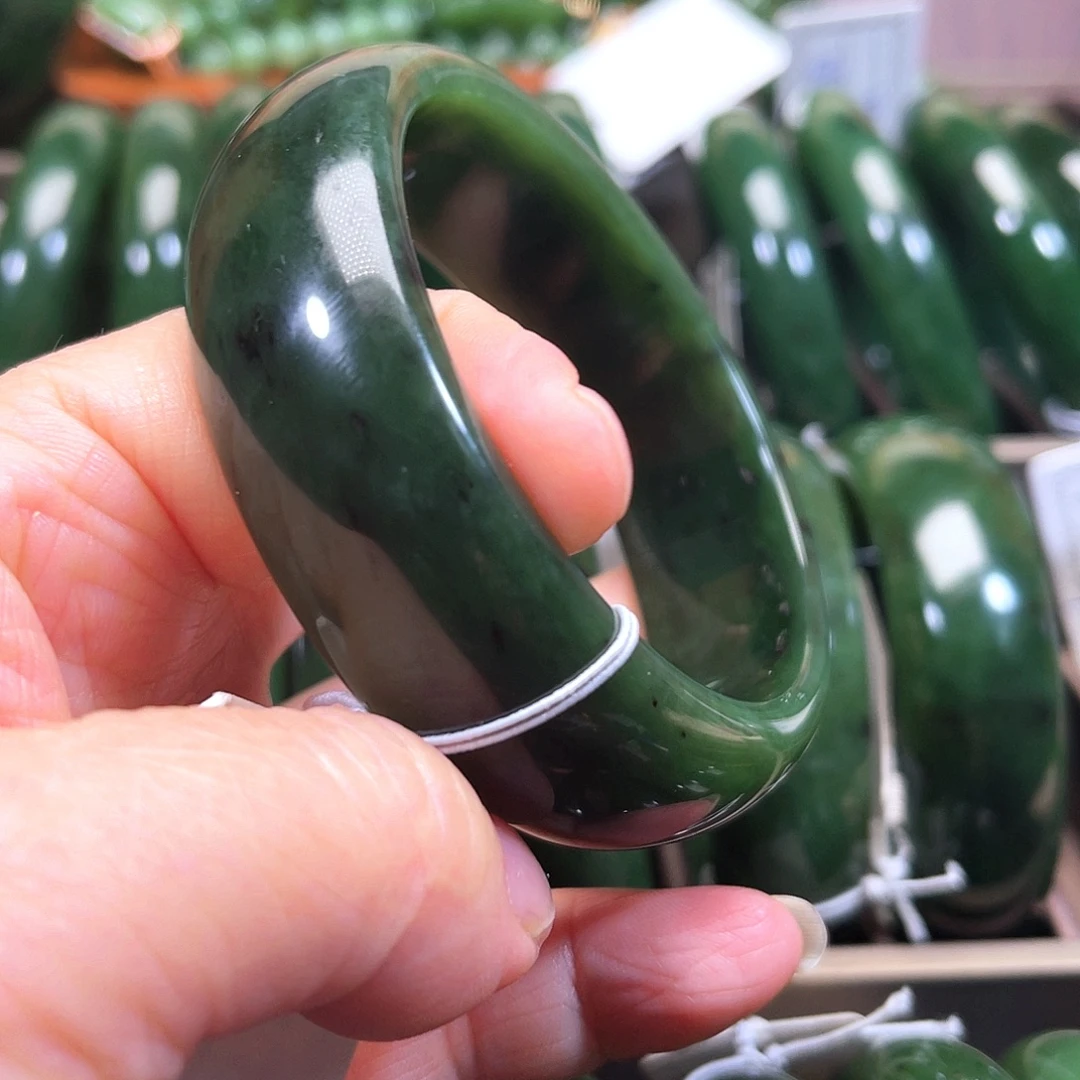 和田玉（碧玉）未镶嵌手镯