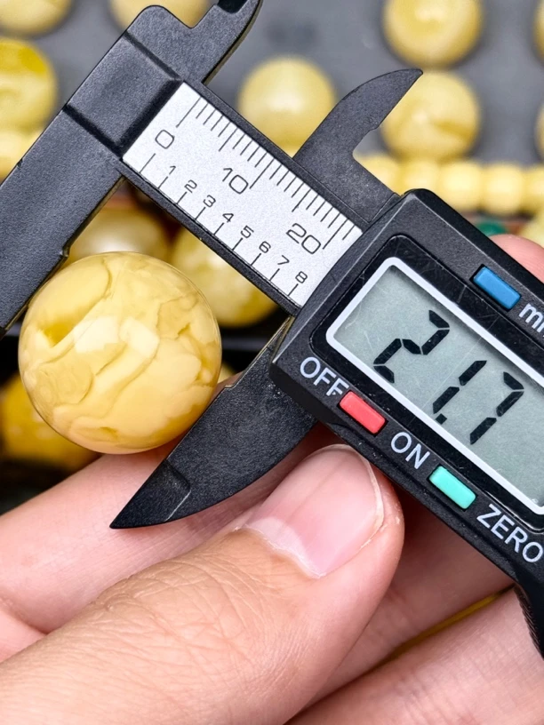 21.7mm俄料国矿一级料浓瓷白妖孽虎皮纹千层雪橘底金溶洞蜜蜡圆珠