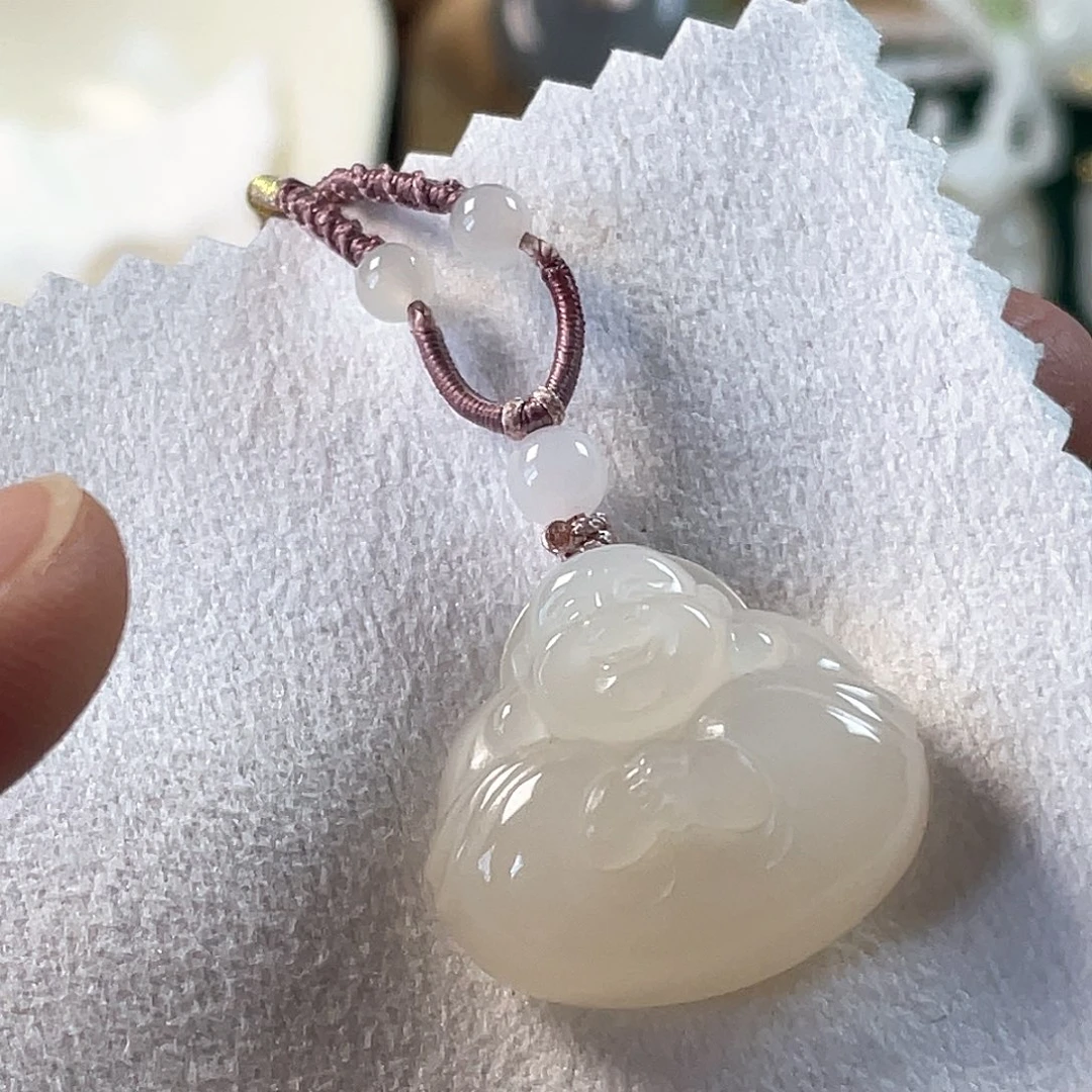 和田玉未镶嵌颈饰小**柑