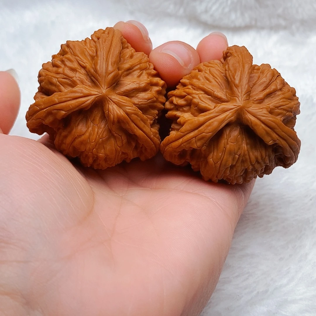 一***诺文玩核桃吊坠三棱