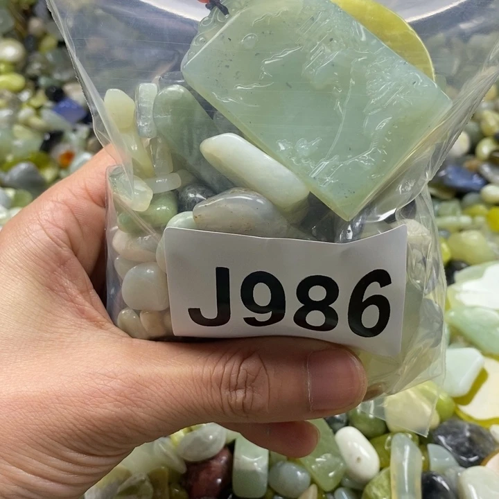 蛇纹石玉鱼缸石未镶嵌