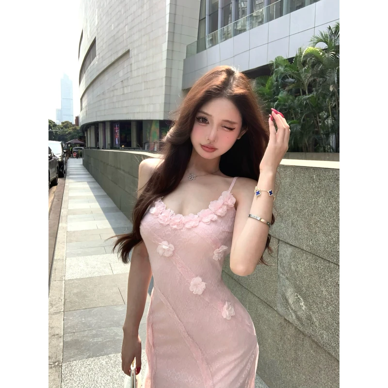 2025新款法式气质蕾丝吊带裙连衣裙女夏季小个子粉色温柔度假长裙