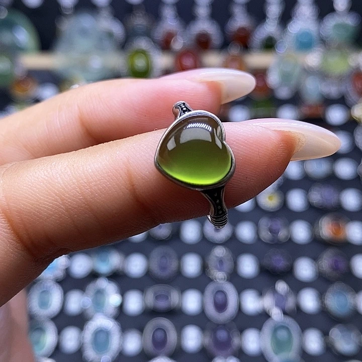每***咪岫玉银S925镶嵌戒指