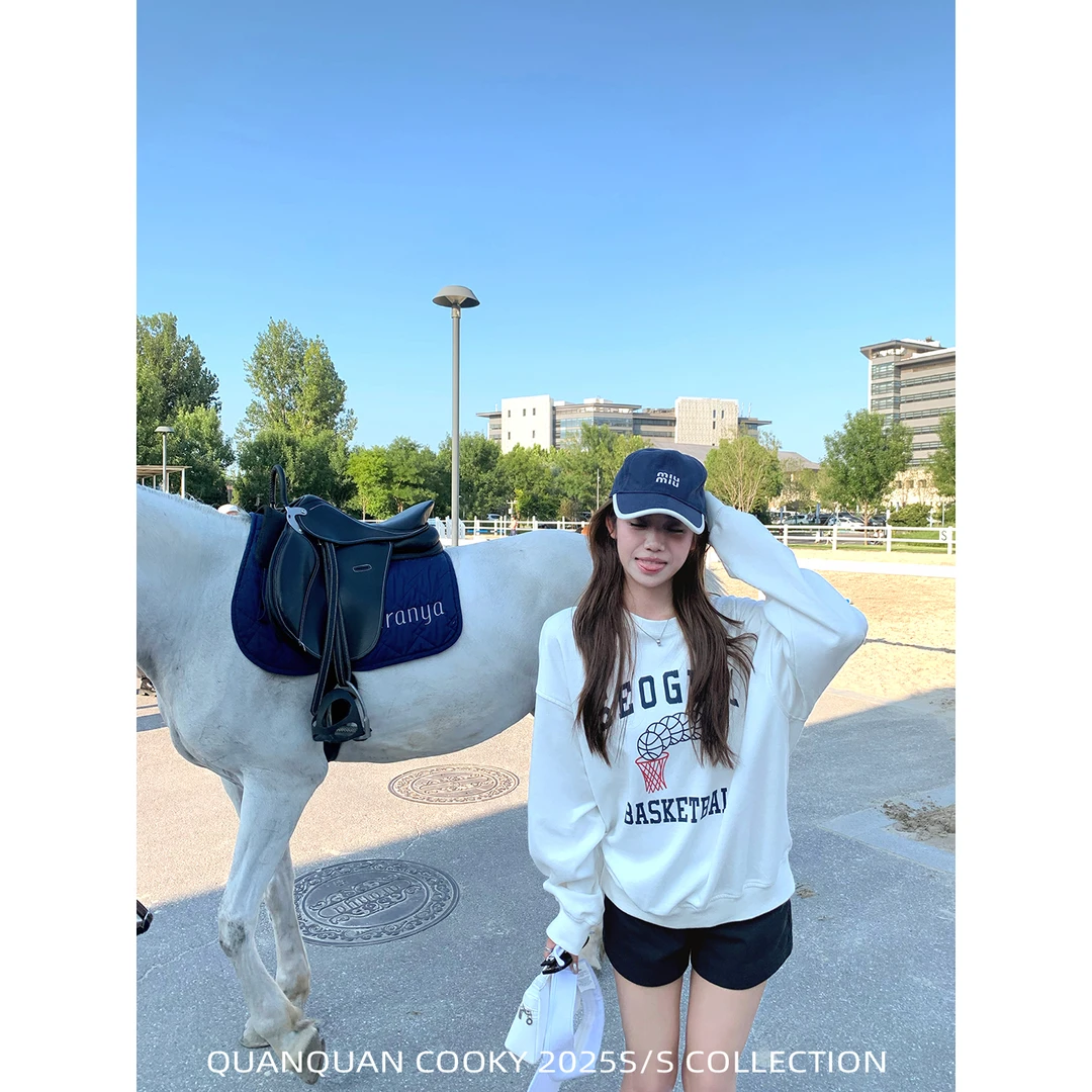 圈圈cooky City Girl 白色圆领宽松显瘦设计感印花长袖卫衣L1005C