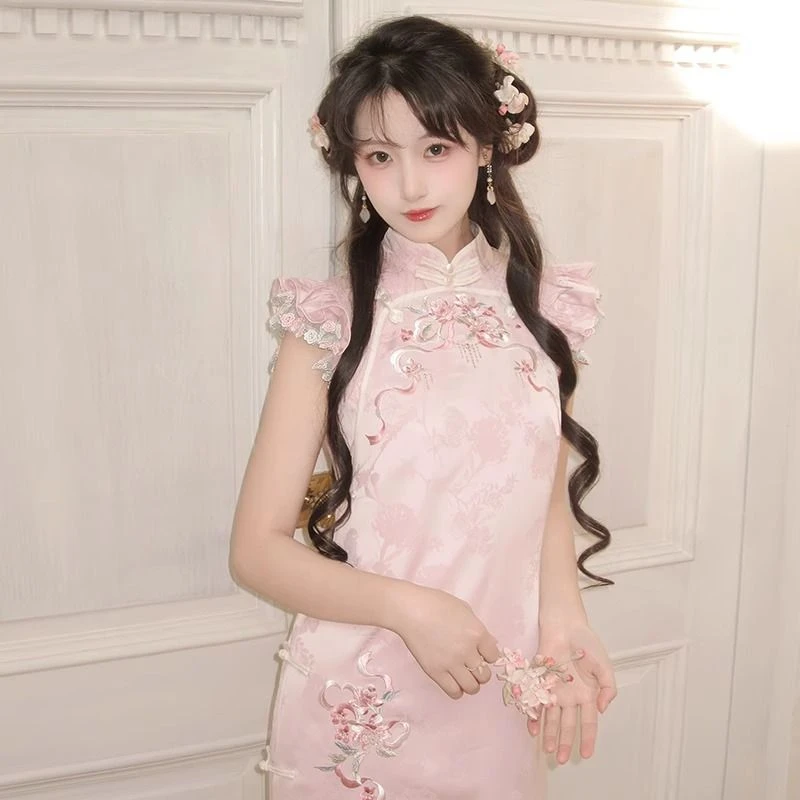 川黛时光:付海棠海棠绣花缎面粉色优雅气质连衣裙中式订婚旗袍