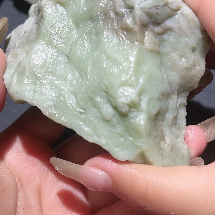 和田玉（糖玉）未镶嵌珠宝奇石