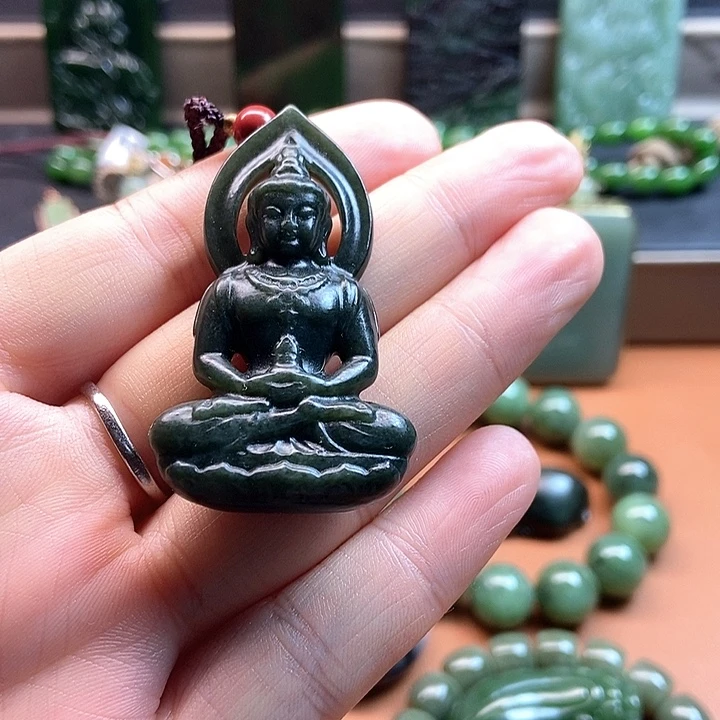 和田玉未镶嵌颈饰