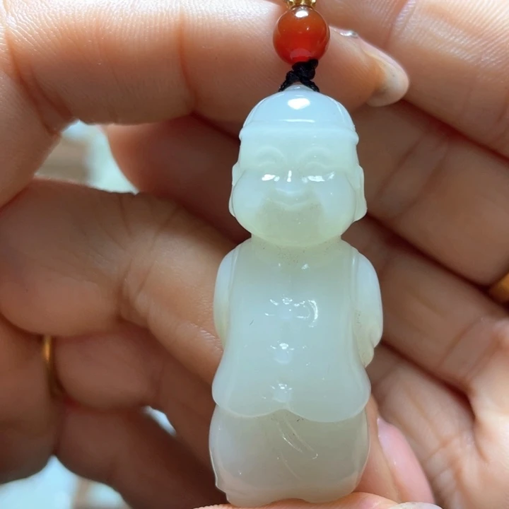 和田玉未镶嵌颈饰金**水