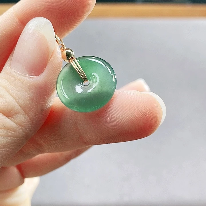 翡翠未镶嵌手镯（圆镯）