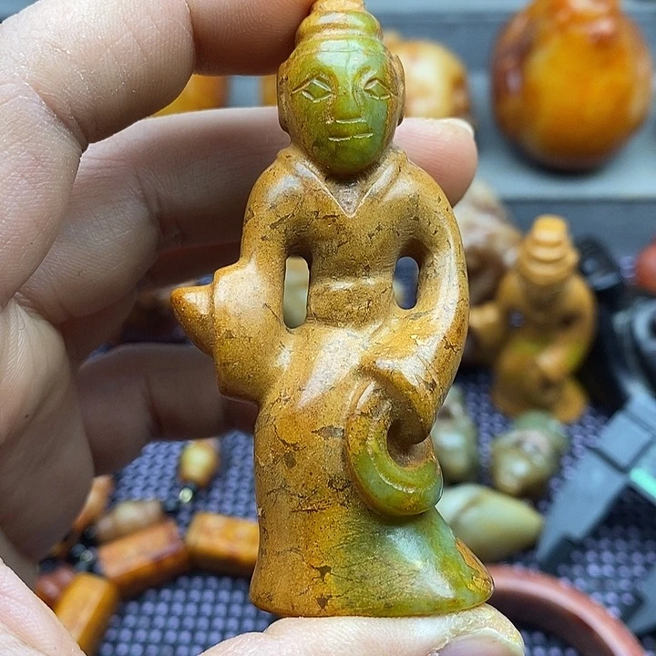 未镶嵌蛇纹石玉颈饰