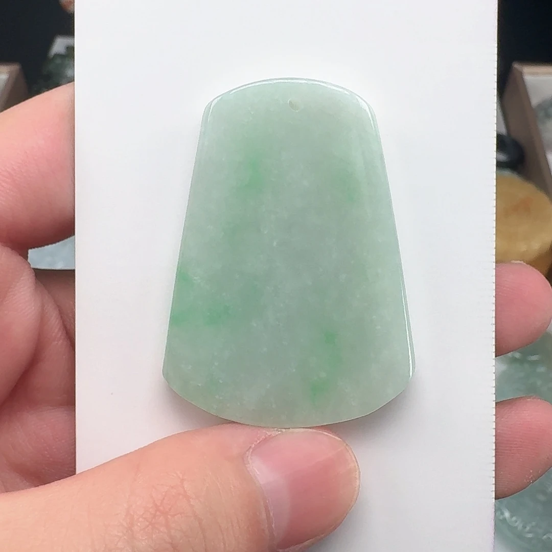 颈饰未镶嵌翡翠….18