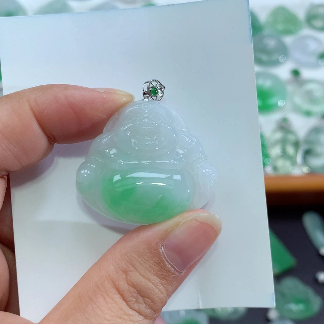 翡翠18K金镶嵌颈饰佛