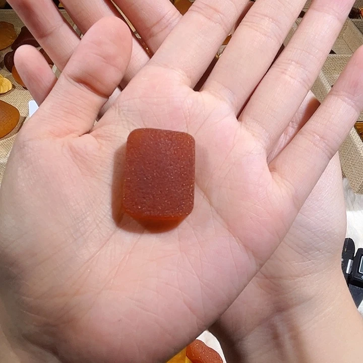琥珀颈饰未镶嵌蜜蜡全皮切牌