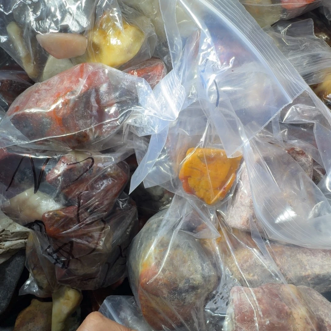 且***慢玛瑙/玉髓合金挂件寿山石