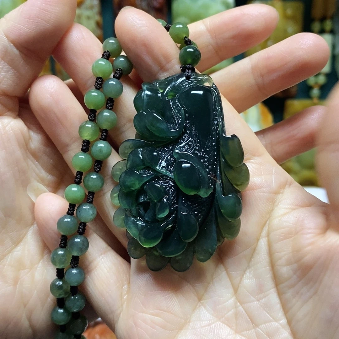 岫玉未镶嵌吊坠(赠链)