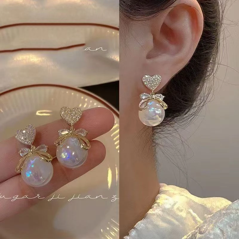 合金耳饰  爱心蝴蝶结耳环高级轻奢感时尚女士精美爱心耳饰