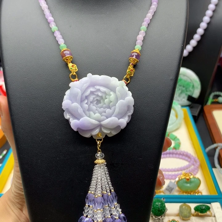翡翠未镶嵌颈饰翡翠花