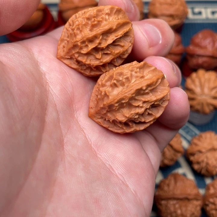 文玩核桃把件龙骨