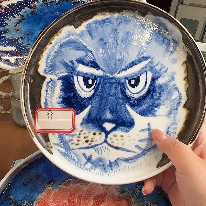 小***族景德镇陶瓷艺术品