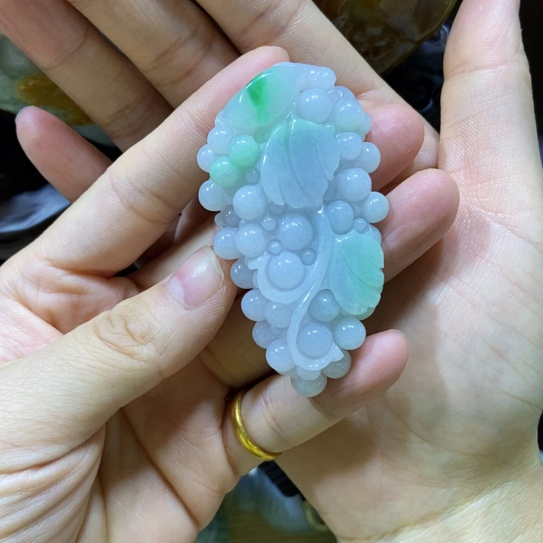 未镶嵌挂件翡翠看****风好看的翡翠葡萄