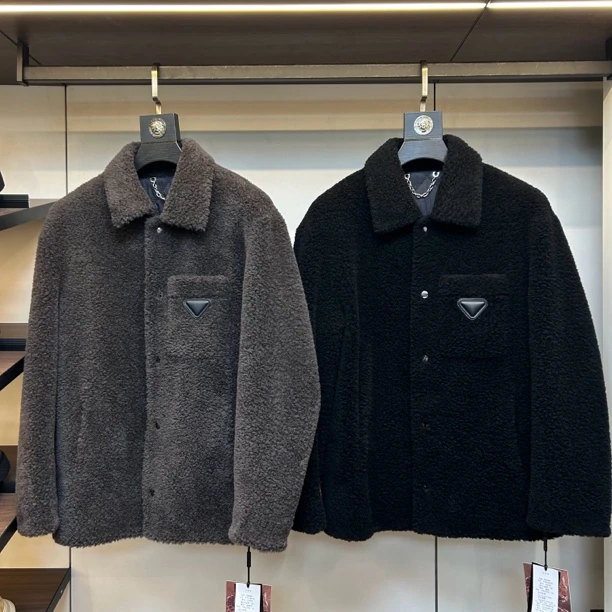 25089时尚潮款男士休闲秋冬新款简约翻领羊羔毛外套