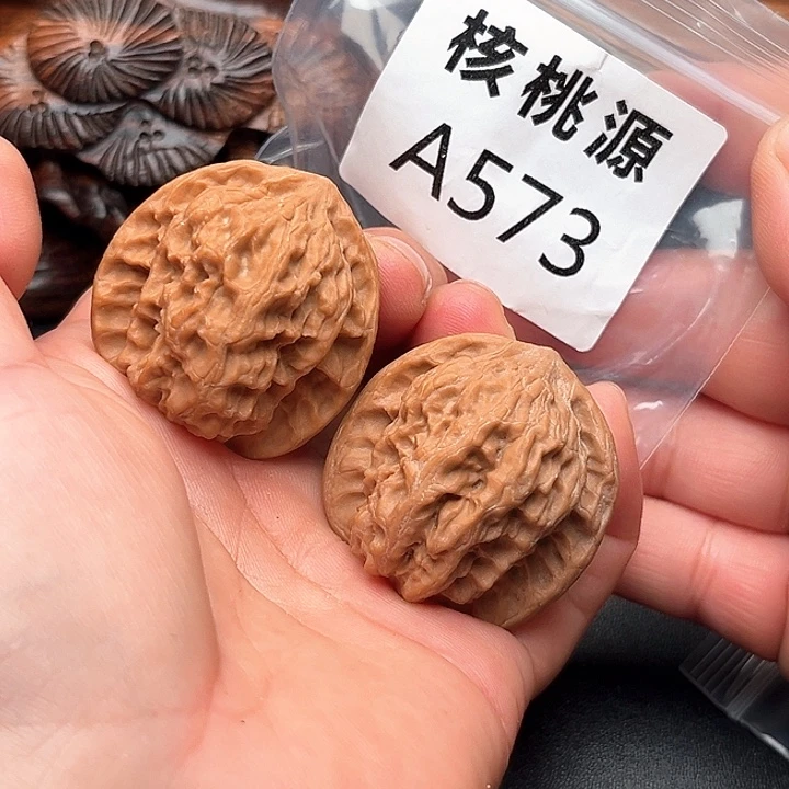 吊坠文玩核桃野狼39+