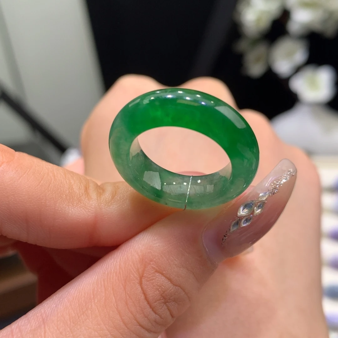 翡翠未镶嵌戒指翡翠