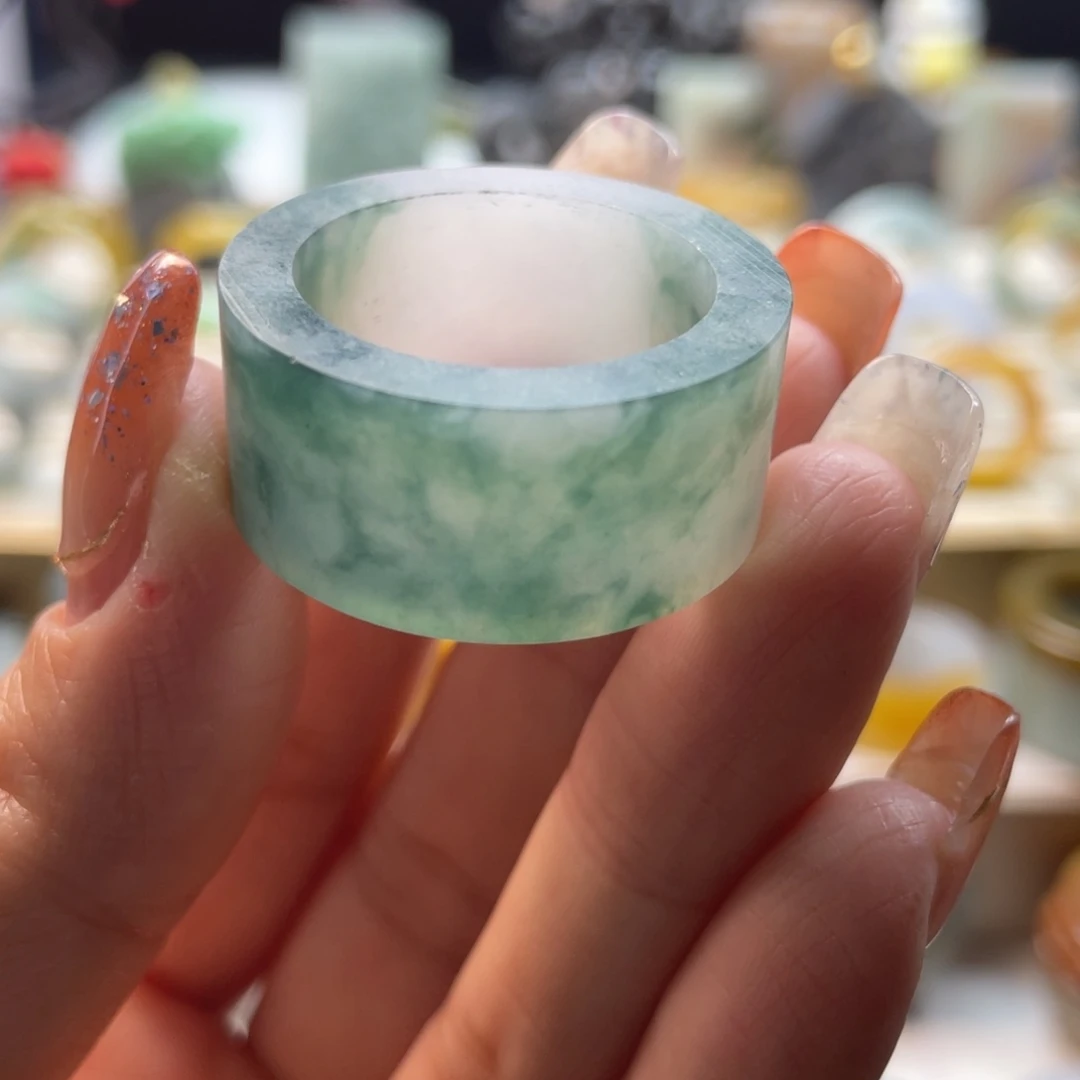定制翡翠未镶嵌戒指